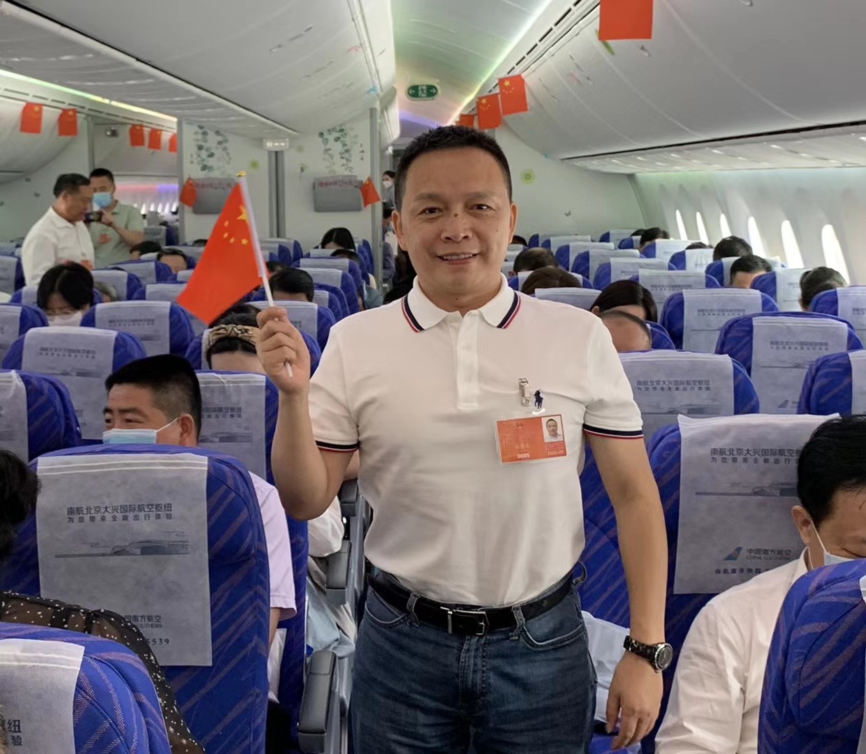 【2020兩會(huì)】全國(guó)人大代表、鹽津鋪?zhàn)佣麻L(zhǎng)張學(xué)武赴京履職